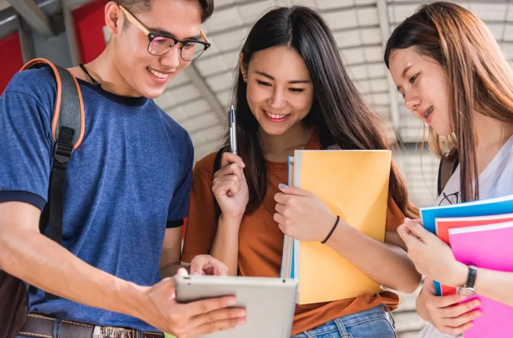 Tự học tiếng Pháp theo nhóm