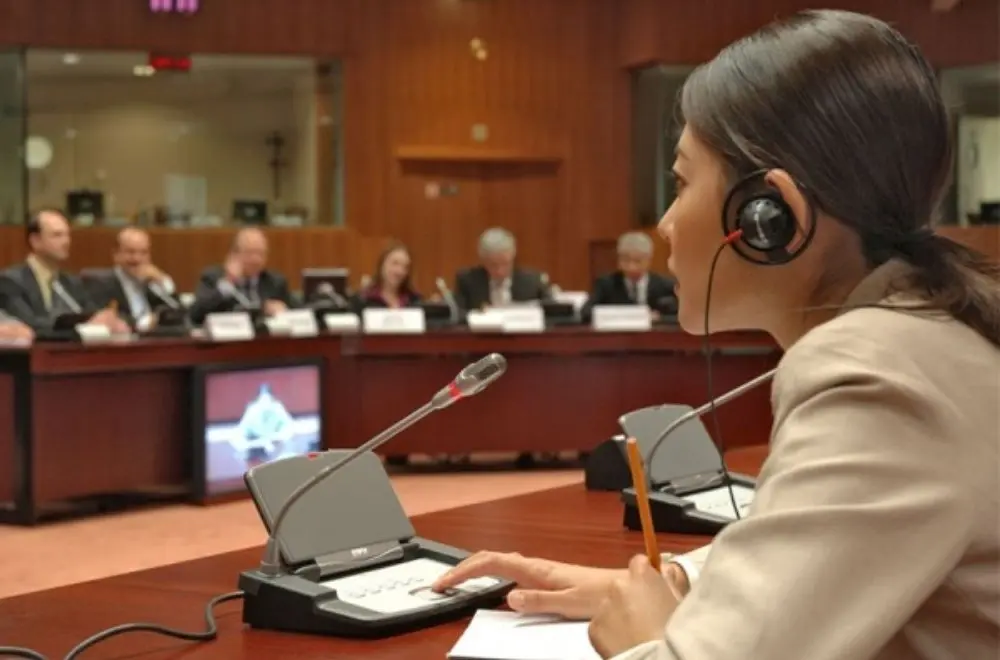 Thông dịch viên tiếng Khmer là gì?